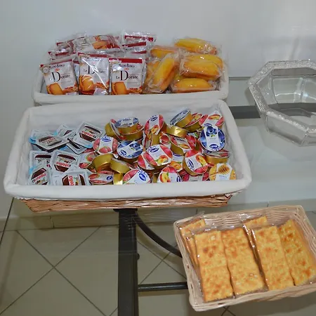 Πανσιόν Guest